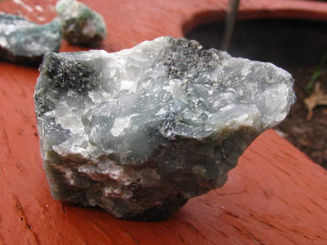 Emerald and Quartz Stones