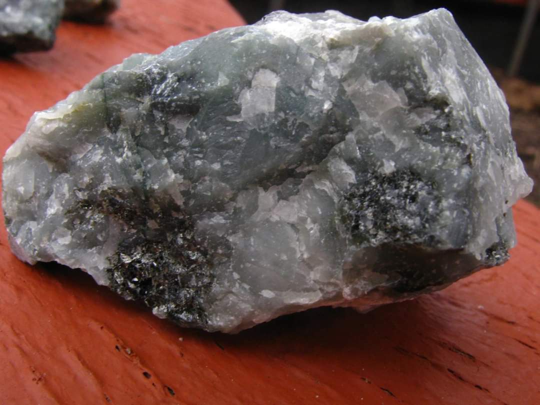 Emerald and Quartz Stones